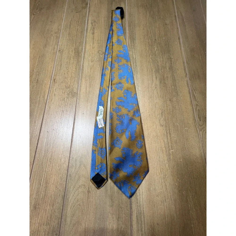 N/A vintage necktie